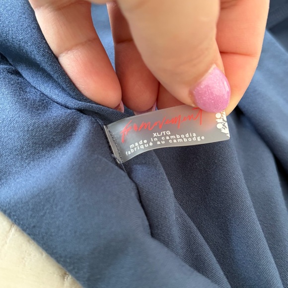 FP Movement Tempo Flow Breathe Deeper Shorts NWT size XL Blue Indigo - Picture 8 of 14